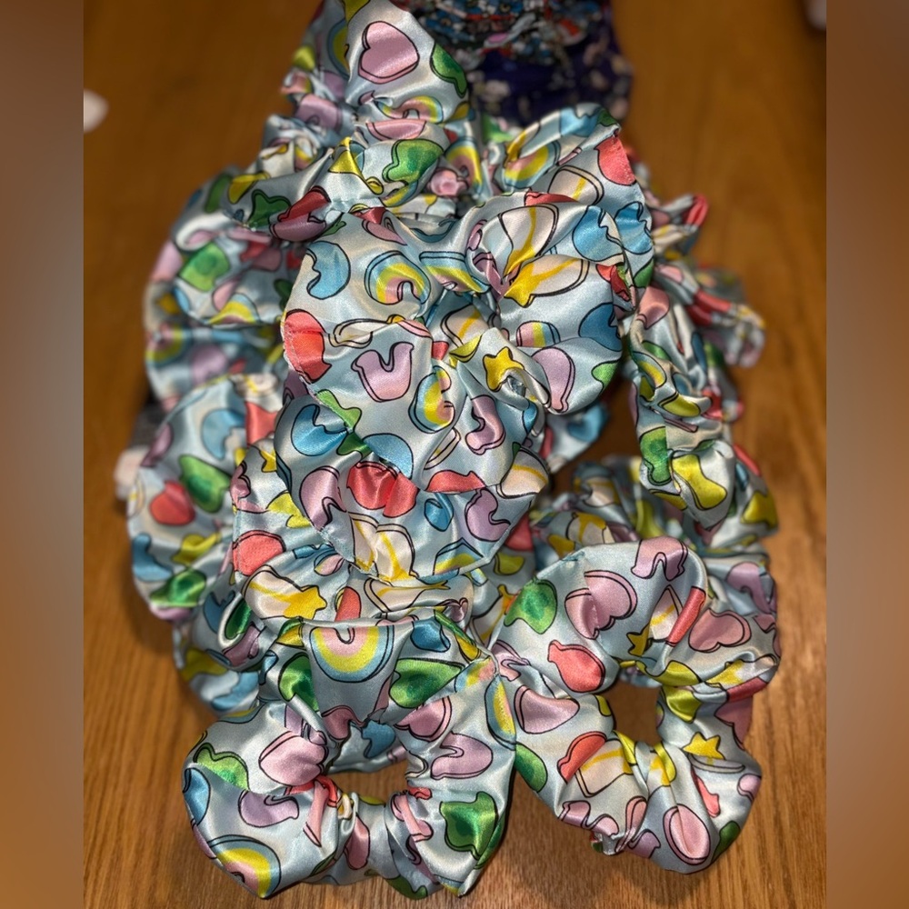 Silly lucky charm scrunchies! 💚💙🩷